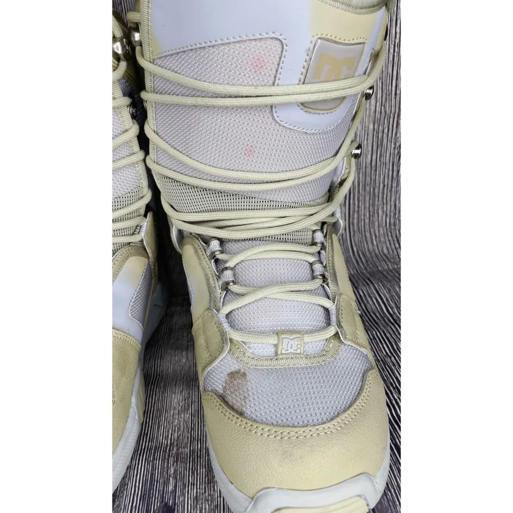 DC Women's Cream & White Winter Snowboard Boots